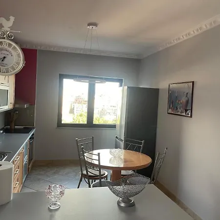 Sj Apartment *